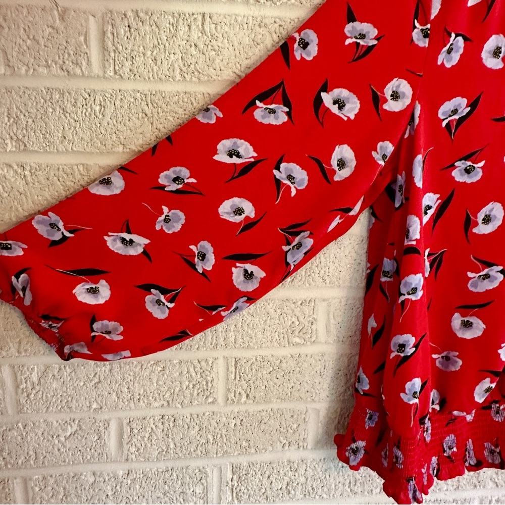 Ann Taylor Red Floral V Neck Balloon Blouse | Women’s MP - Picture 7 of 7